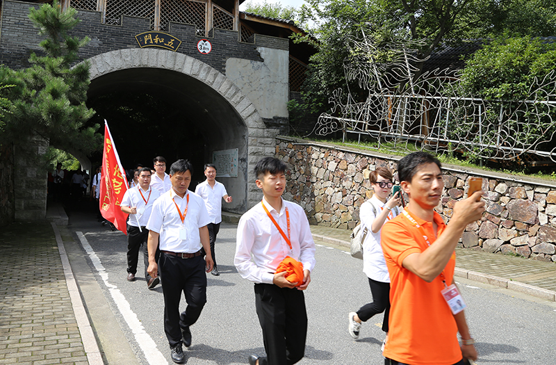 感恩家人 展望未來 金鑰匙家裝蕪湖分公司年中總結(jié)大會圓滿成功